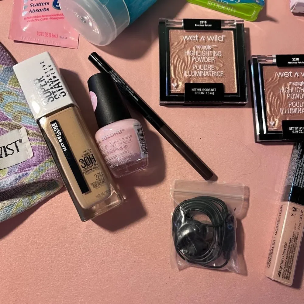 Make-Up Lot 15pc. NEW